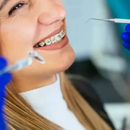 آیاد ارتودنسی درد دارد؟ مطب نیک سعادت آباد